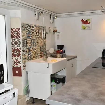 Rez De Chaussee De 9eme * Marseille