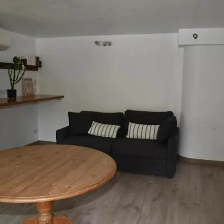Rez De Chaussee De 9eme