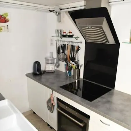 Apartment Rez De Chaussee De 9eme Marseille